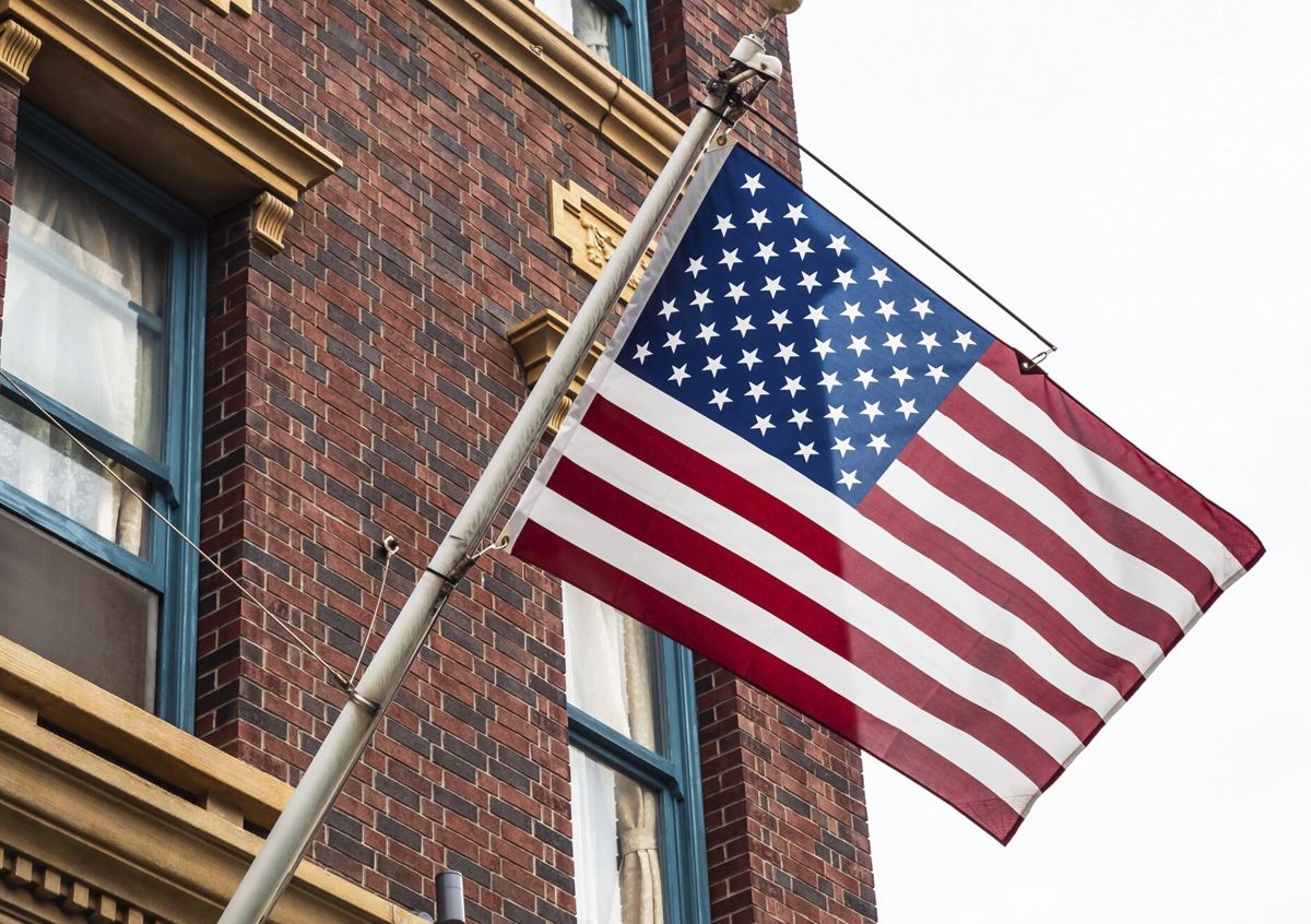 Дональд Трамп играет в «доброго и злого полицейского»